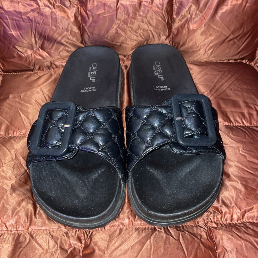 NWOT Capelli of New York Black Quilted Buckle Sandals.  Size 8. - Picture 2 of 5